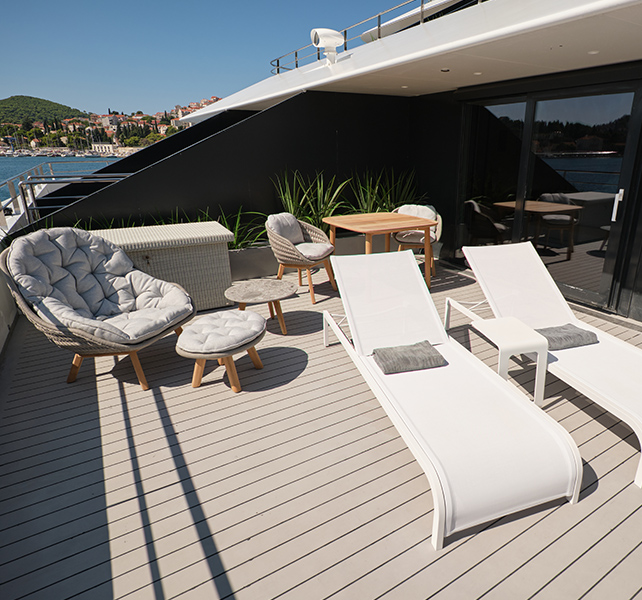 Emerald Sakara Yacht Suite